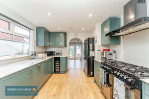 Kitchen- click for photo gallery